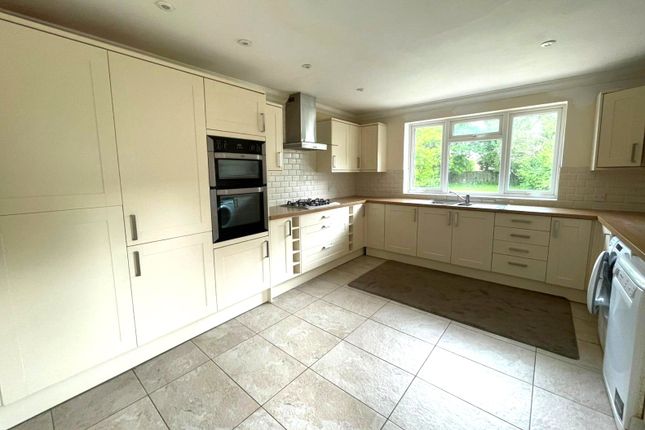 42, Wood Street, Ash Vale photo 4