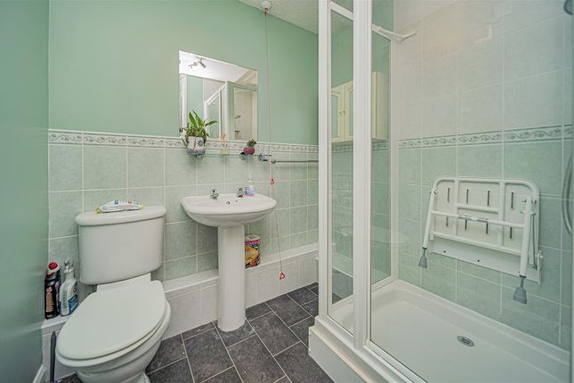 54, Wharf Court, Melksham photo 2