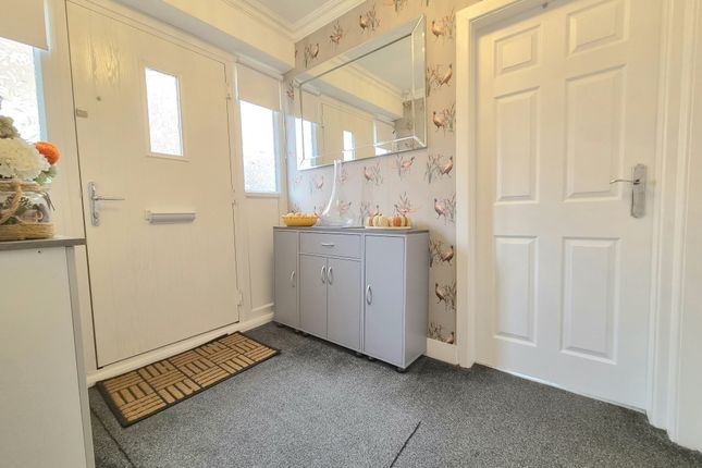 43, Clifton Avenue, Blackpool photo 2
