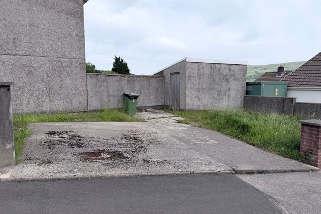 2 Priory Close, Pontypridd photo 3