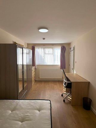 5, Aldrin Way, Coventry photo 4