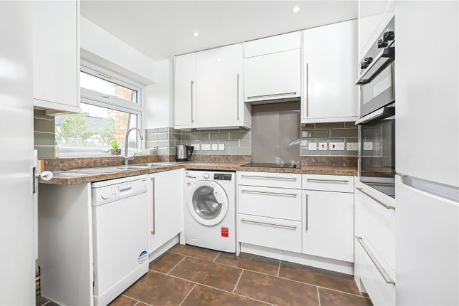 9,, Forge Lodge, Isleworth photo 2