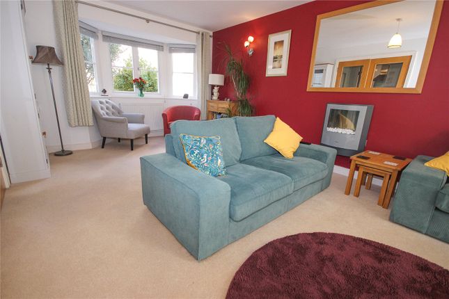 7, Garrett Close, Devon photo 3