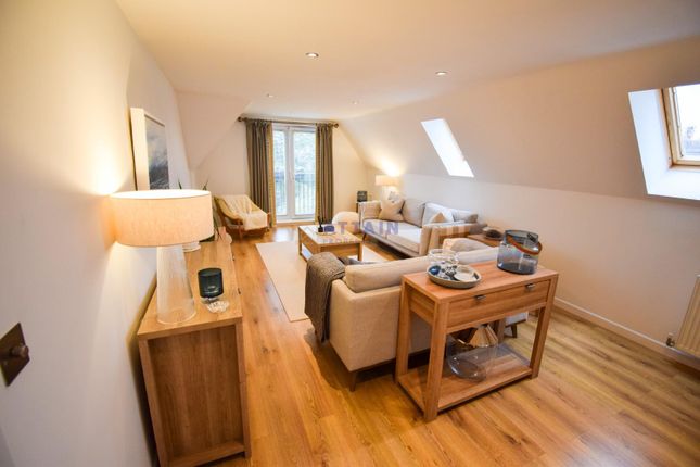 8, Ferncroft Walk, Derby photo 2