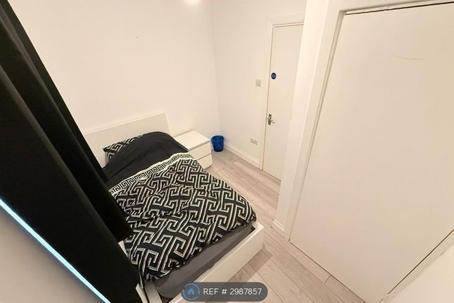 Rutters Close, West Drayton photo 3