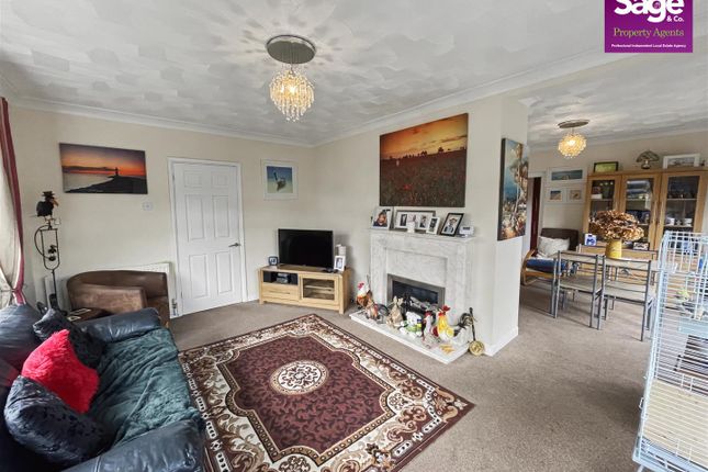 29, Hillcrest, New Inn Pontypool photo 4