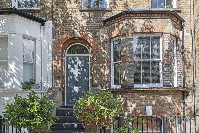 Flat to rent in Gardnor Road, Hampstead, London