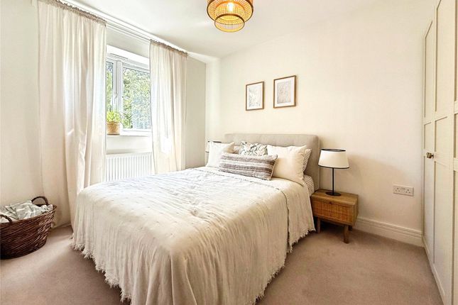 9, Hollywood Place, Berkshire photo 3