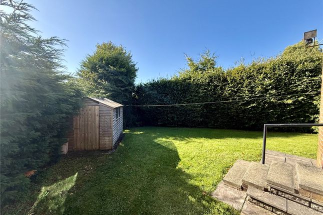 17, Elmwood Drive, Oldham photo 3