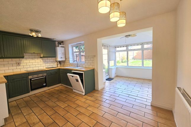 Riverstone Way, Northampton photo 2