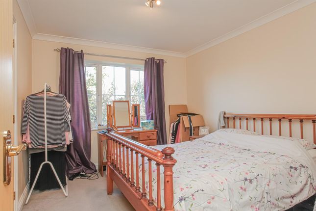 Flat for sale in Broughton Road, Banbury