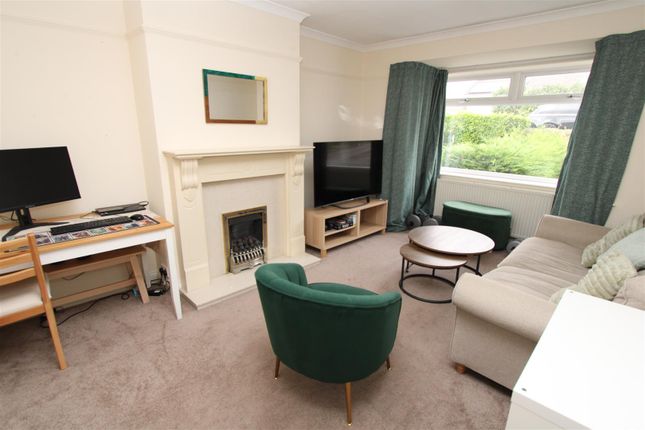 294, Spen Lane, Cleckheaton photo 4