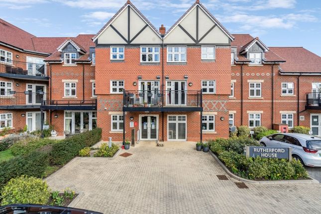 Thumbnail Flat for sale in Marple Lane, Chalfont St. Peter