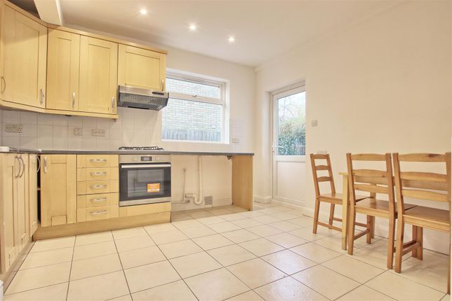 46, Elizabeth Way, Cambridge photo 2