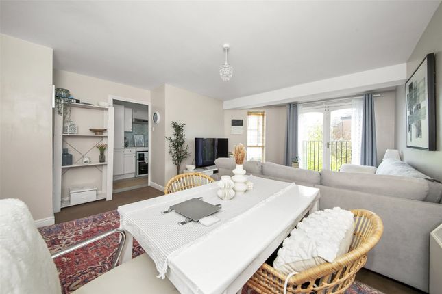 Flat for sale in Harlinger Street, Woolwich