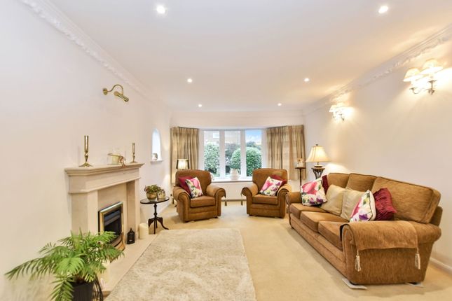 52, Parkways Grove, Leeds photo 2