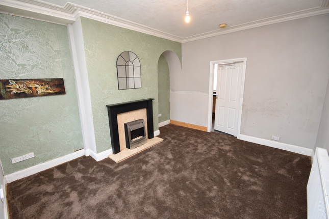 31, Alma Street, Laisterdyke, Bradford photo 2