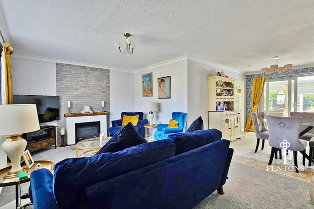 20, Chamberlain Avenue, Walton-on-the-Naze photo 4