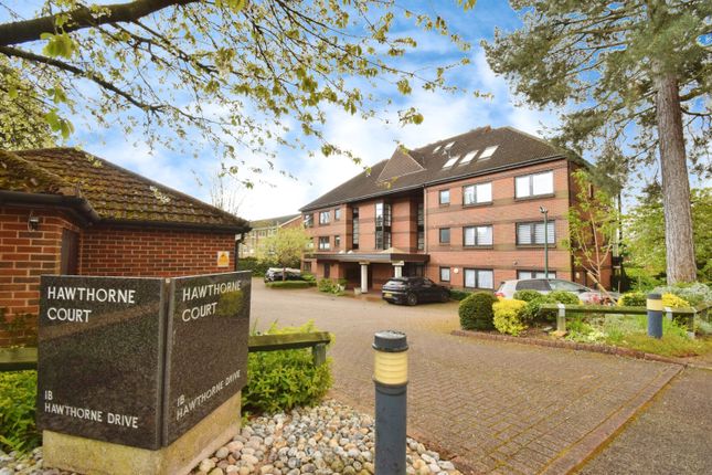 Thumbnail Flat for sale in Hawthorne Drive, Leicester, Leicestershire