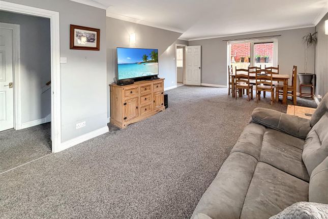 Campion House, Larksmead Close, Newton Abbot photo 2