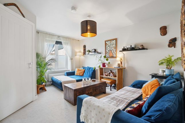 4 Collett Drive, Bampton photo 3