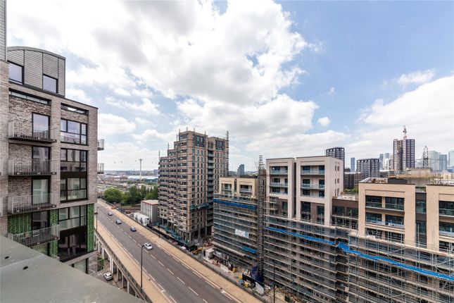 Flat for sale in Centurion Tower, 5 Caxton Street North