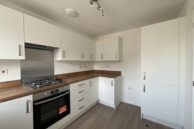 141, Rose Way Edwalton, Nottingham photo 2