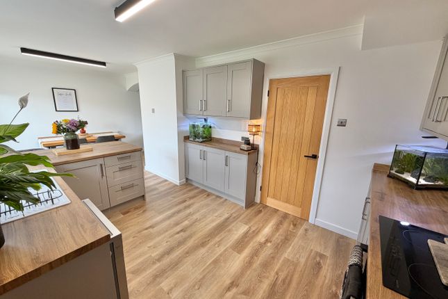 6, Priory Avenue, Haverfordwest photo 4