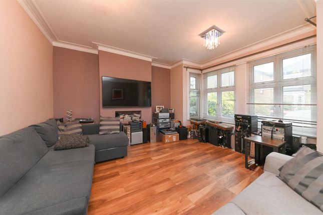 Flat for sale in Sunny Gardens Road, Hendon, London