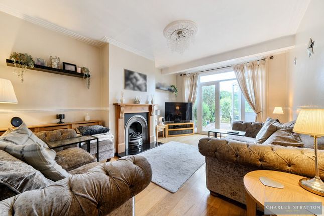 55 Netherpark Drive, Romford photo 3
