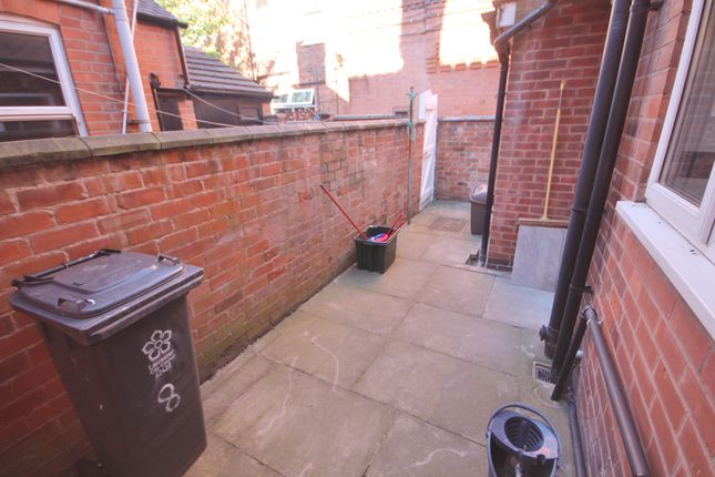 Terraced house to rent in Avenue Road Extension, Clarendon Park, Leicester