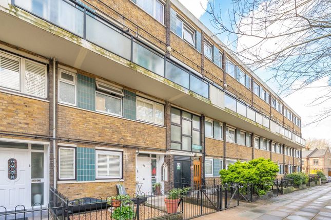 Flat for sale in Culvert Road, Battersea, London