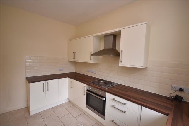 14, Turf Lane, Oldham photo 4