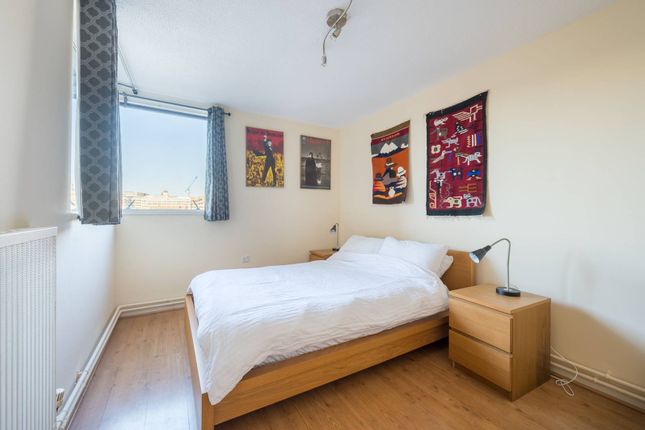 Flat to rent in Hopton Street, South Bank, London