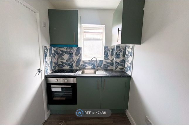 Fladbury Crescent, Selly Oak, Birmingham photo 3