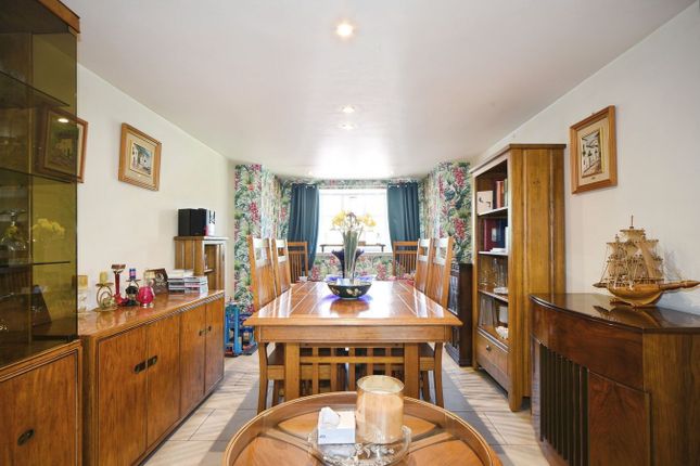 2, Spur Road, Orpington photo 4