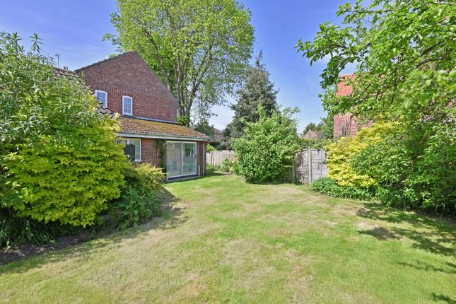 7, Palmes Close, York photo 2