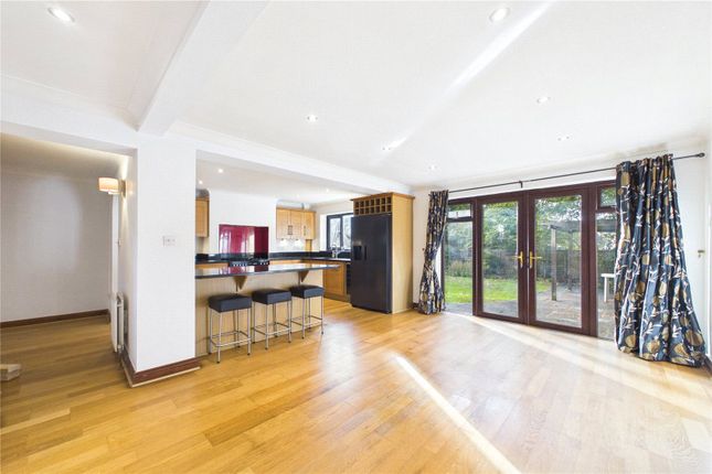 MARKETING CARD, 38, Romans Gate, Tadley photo 4