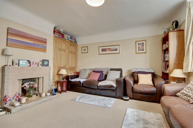 Thumbnail Semi-detached house for sale in Uplands Crescent, Fareham, Hampshire