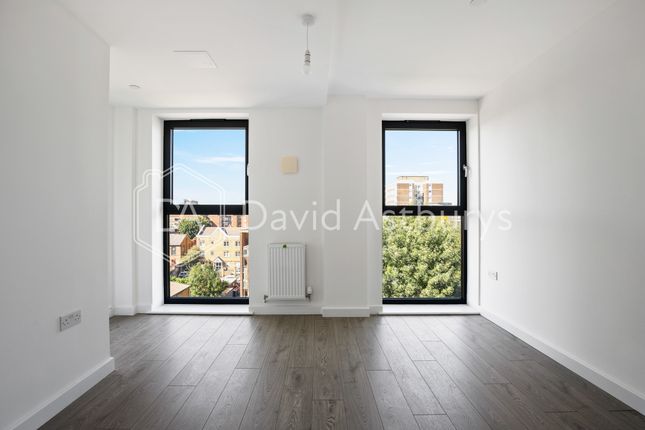 Flat 3 Agostone House, Whiston Road, Haggerston photo 5