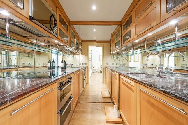 Flat C, 28, Porchester Square, London photo 4