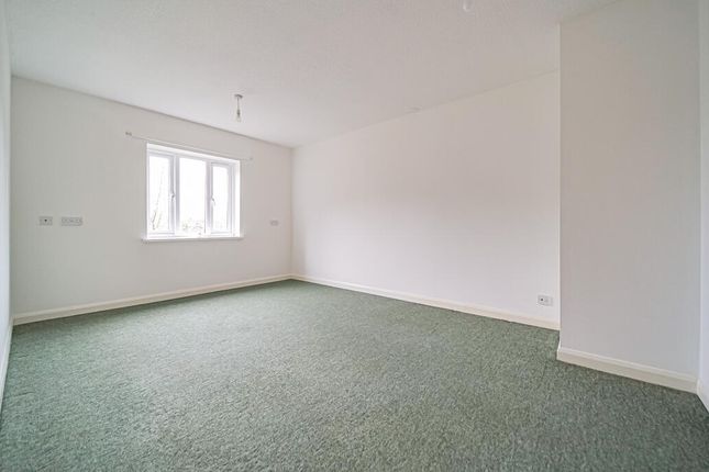 31, Wharf Court, Melksham photo 3