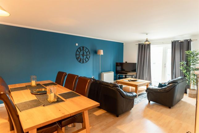 101 Capri House, Lynton Court, Chandlery Way, Cardiff photo 2