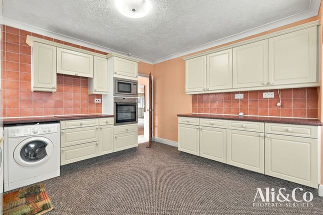 119 Victoria Avenue, Grays photo 4