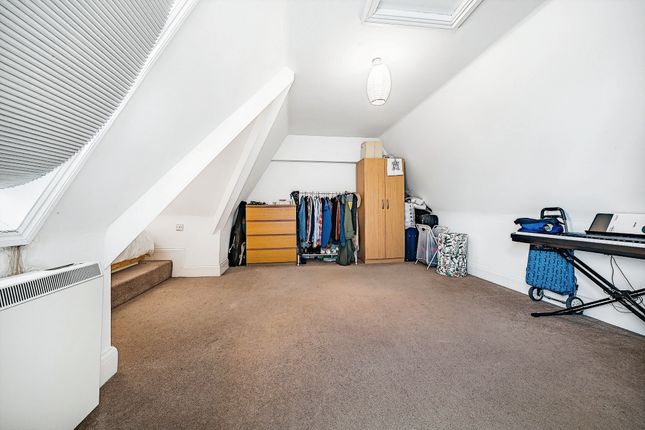 Flat for sale in Clapham Road, London
