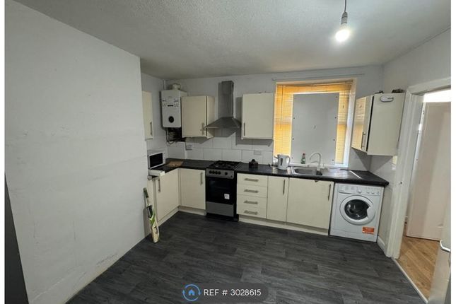 Laburnum Terrace, Huddersfield photo 4