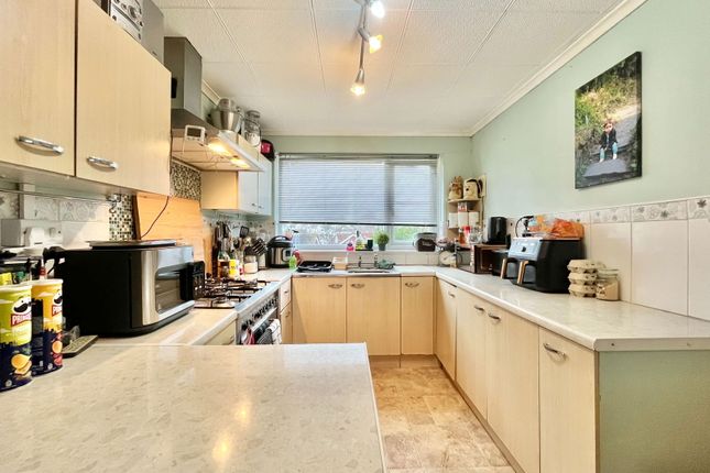10, Grange Avenue, Paignton photo 4