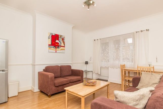 2 bed flat to rent in Bevenden Street, London N1
