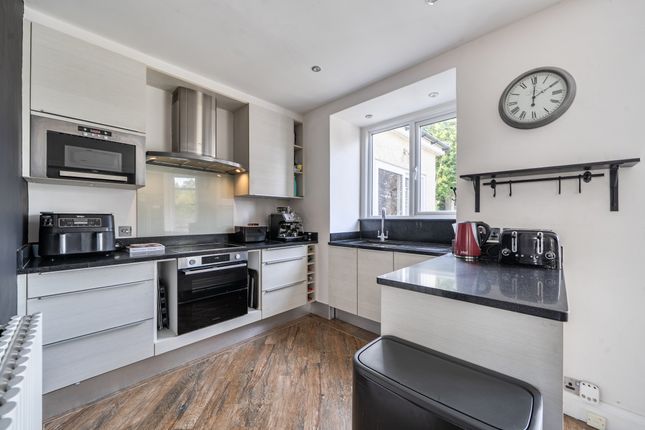 24, Rickman Hill, Coulsdon photo 3