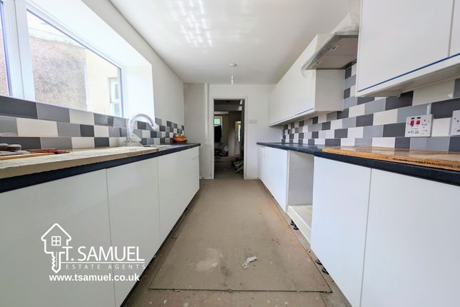 202 Abercynon Road, Abercynon photo 3